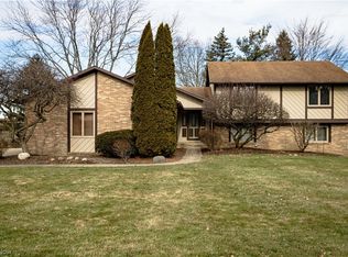 2351 Raintree St NE, Canton, OH 44705