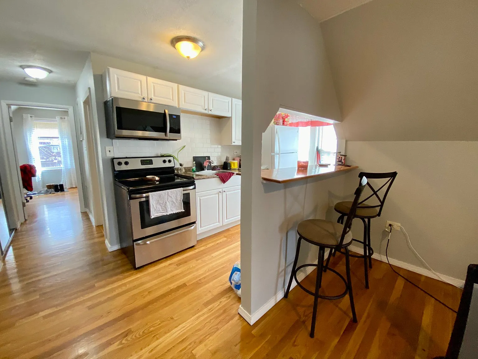 2 bed, 1000 sqft, $2,500 — Photo 3