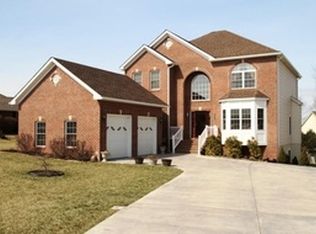 225 Crowfield Cir, Lewisburg, WV 24901