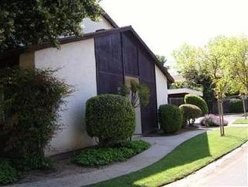 1 bed, 400 sqft, $695 — Photo 1