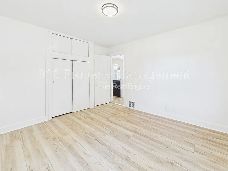 7131 Olive St — Photo 15