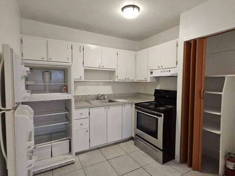 5050 SW 40th Ave #4 — Photo 9