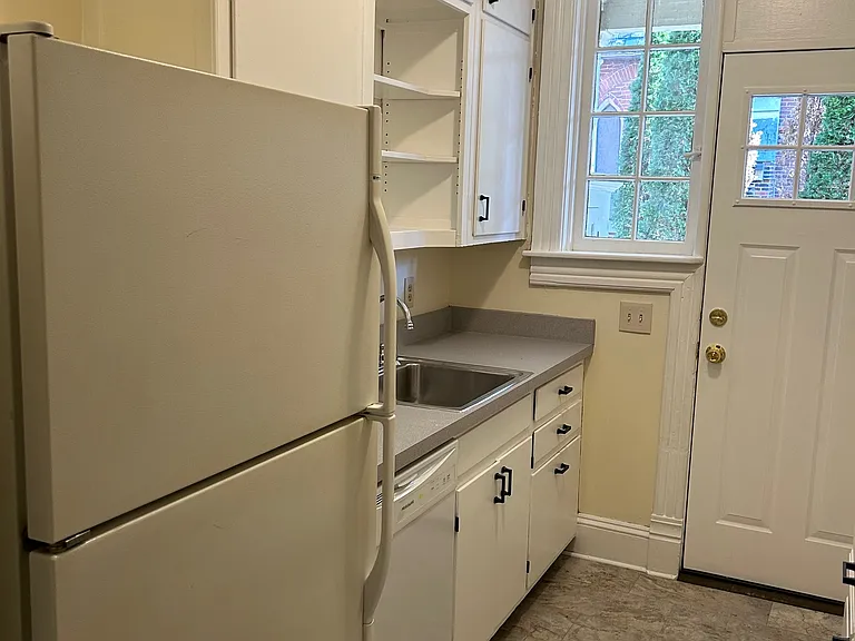 30 E Market St #1 — Photo 7