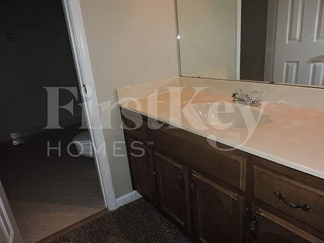 2056 Kingsrow Pkwy — Photo 18