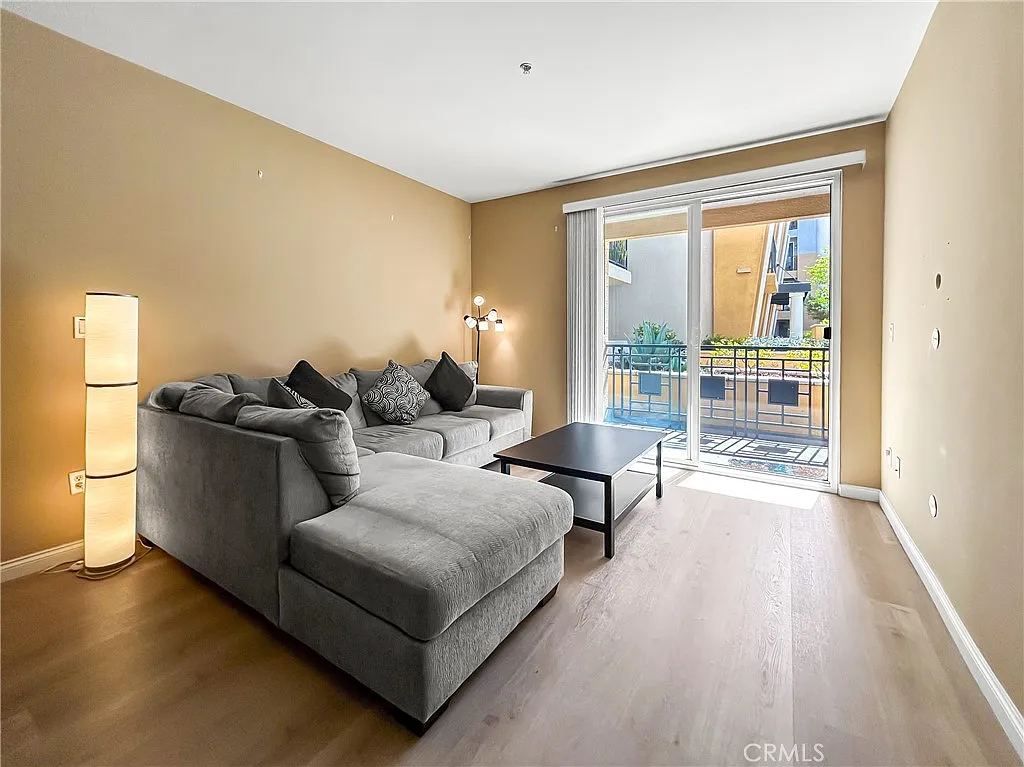 2 bed, 1000 sqft, $2,850 — Photo 1