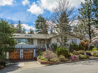 694 Oak Knoll Dr, Ashland, OR 97520