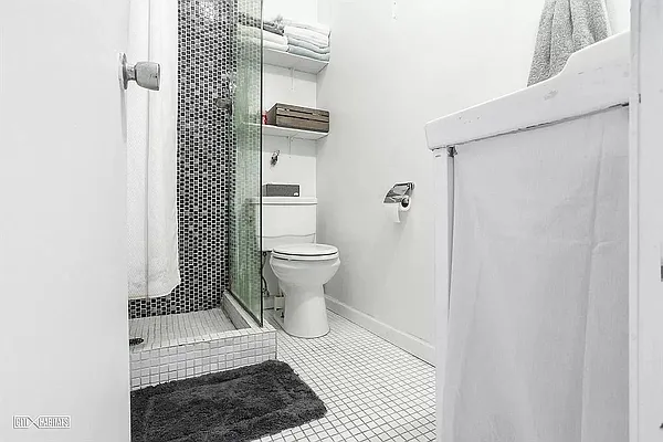 Rented by Douglas Elliman | media 20