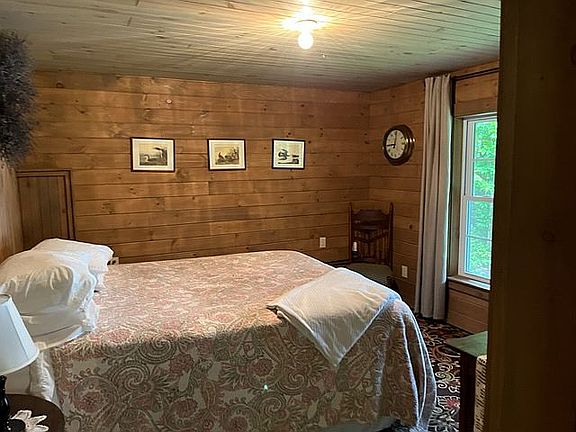 5th image of 168 Beaver Bog Ln