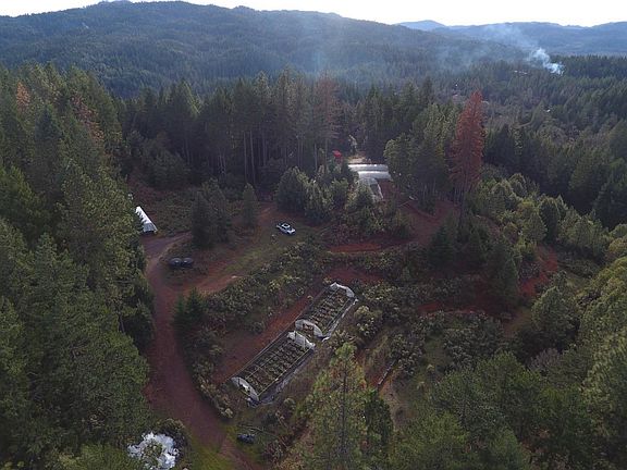 2nd image of 5761 Ridgewood Road