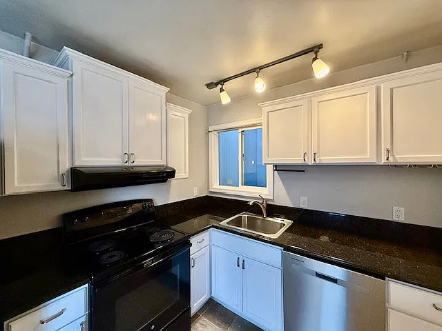 1412 SW Custer Dr #3 — Photo 2