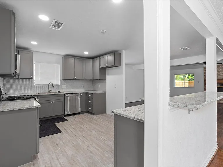 500 Shirleen Dr — Photo 8