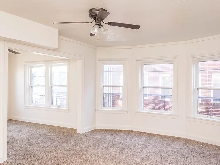 1544 E Broad St — Photo 31