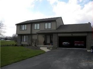 41 Oakcliff Ct, East Amherst, NY 14051