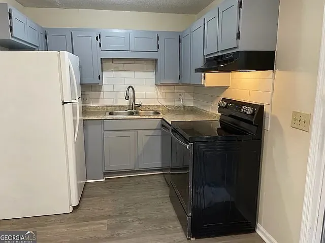 3878 Parklane Dr — Photo 7