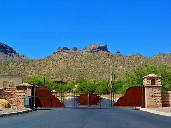 2nd image of 5555 N Sabino Highlands Pl