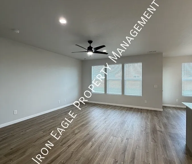 1086 Woods Bog Ct — Photo 7