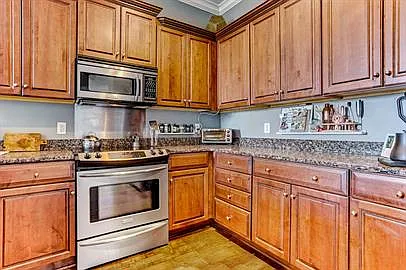 425 E McDonough St #310 — Photo 8