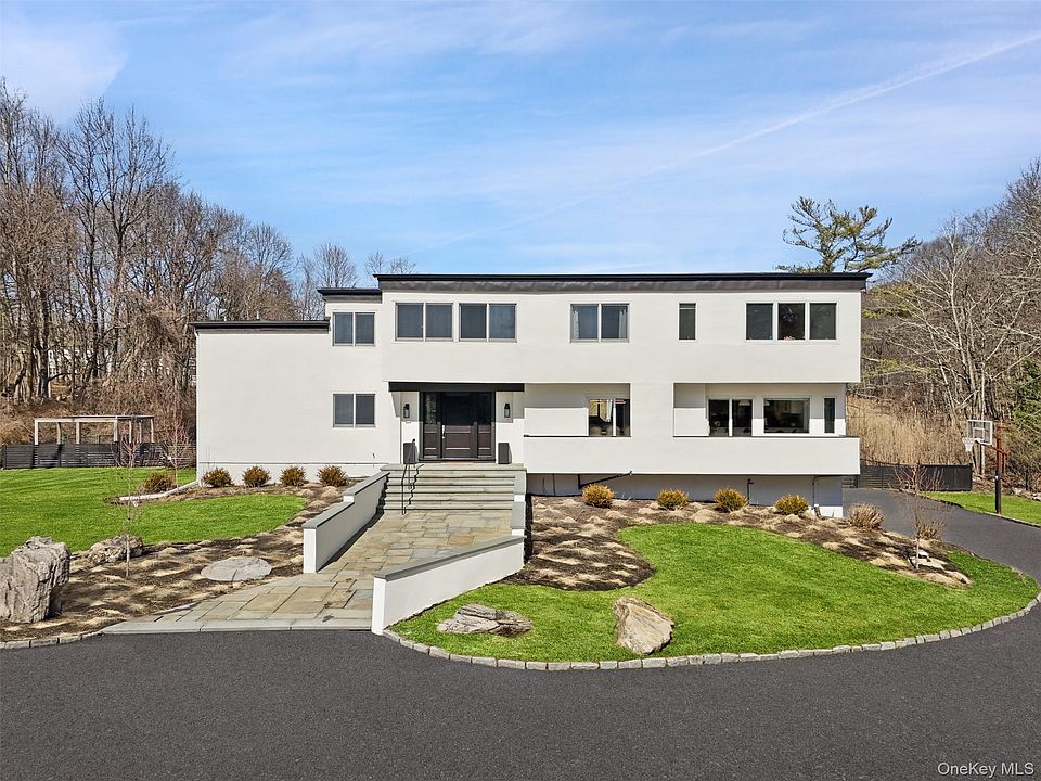 1st image of 15 Haights Cross Road