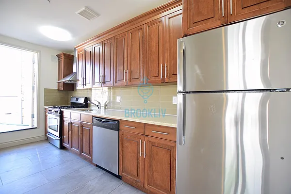 Rented by null | media 18