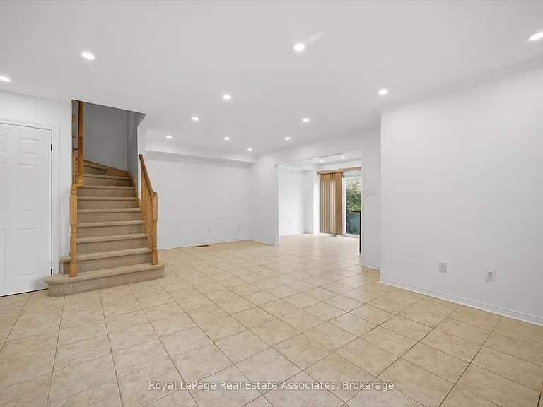 70 Echoridge Dr — Photo 13
