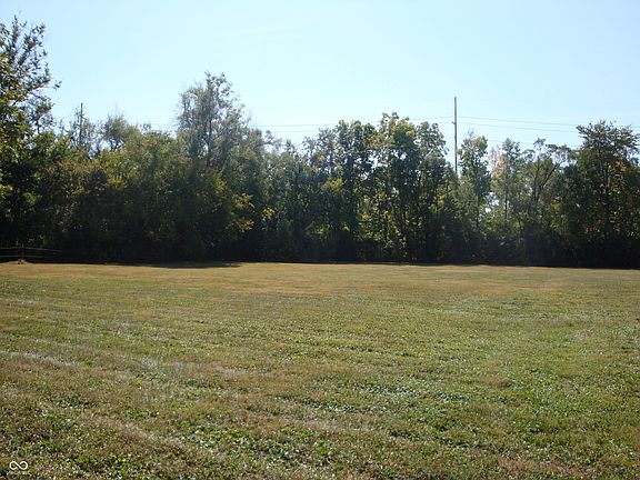 5th image of 1001 Foltz St