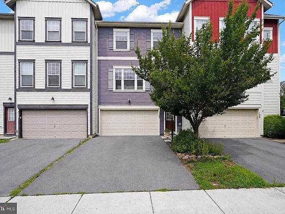 2nd image of 102 Gretchen Ct