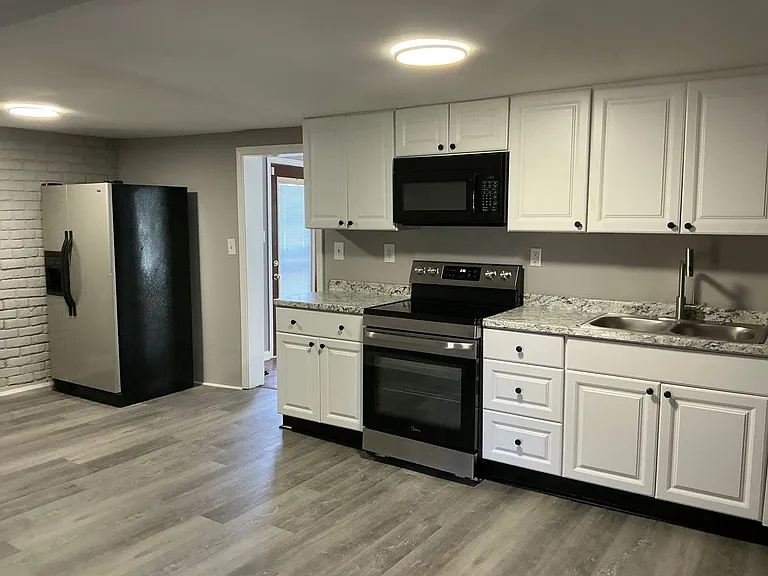 1550 Old Dover Rd — Photo 3