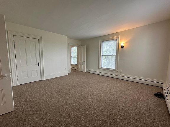 4th image of 10 Rollins Rd #3