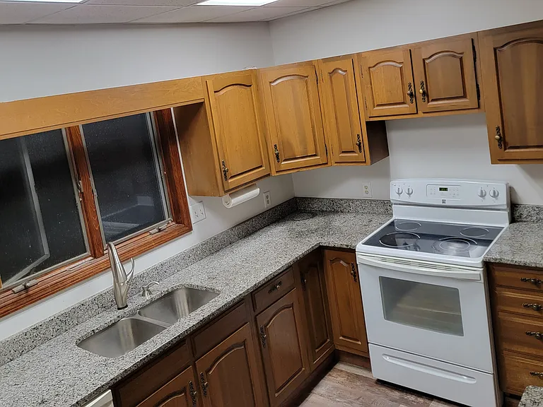 161 Maple St #L — Photo 8
