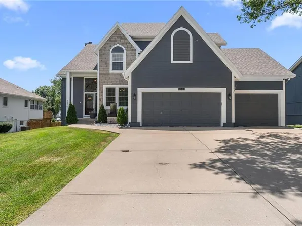 313 SW Seagull St, Lees Summit, MO 64082