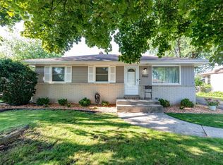 8224 W Waterford Ave, Greenfield, WI 53220