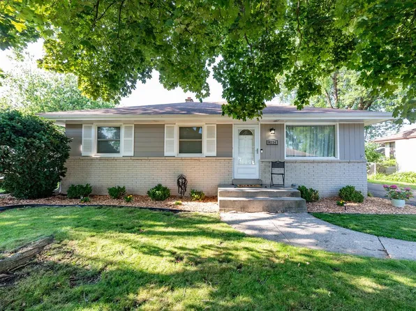 8224 West Waterford AVENUE, Greenfield, WI 53220