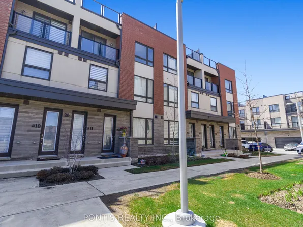 20 Woodstream Dr #12, Toronto, ON M9W 0G1
