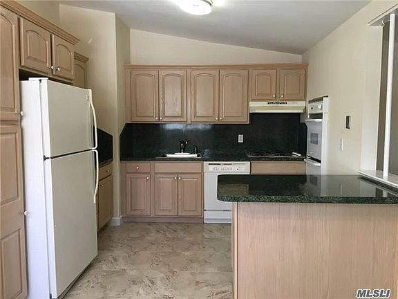 2nd image of 48 Sunset Dr