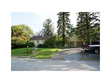 108 Spruce Way photo 1
