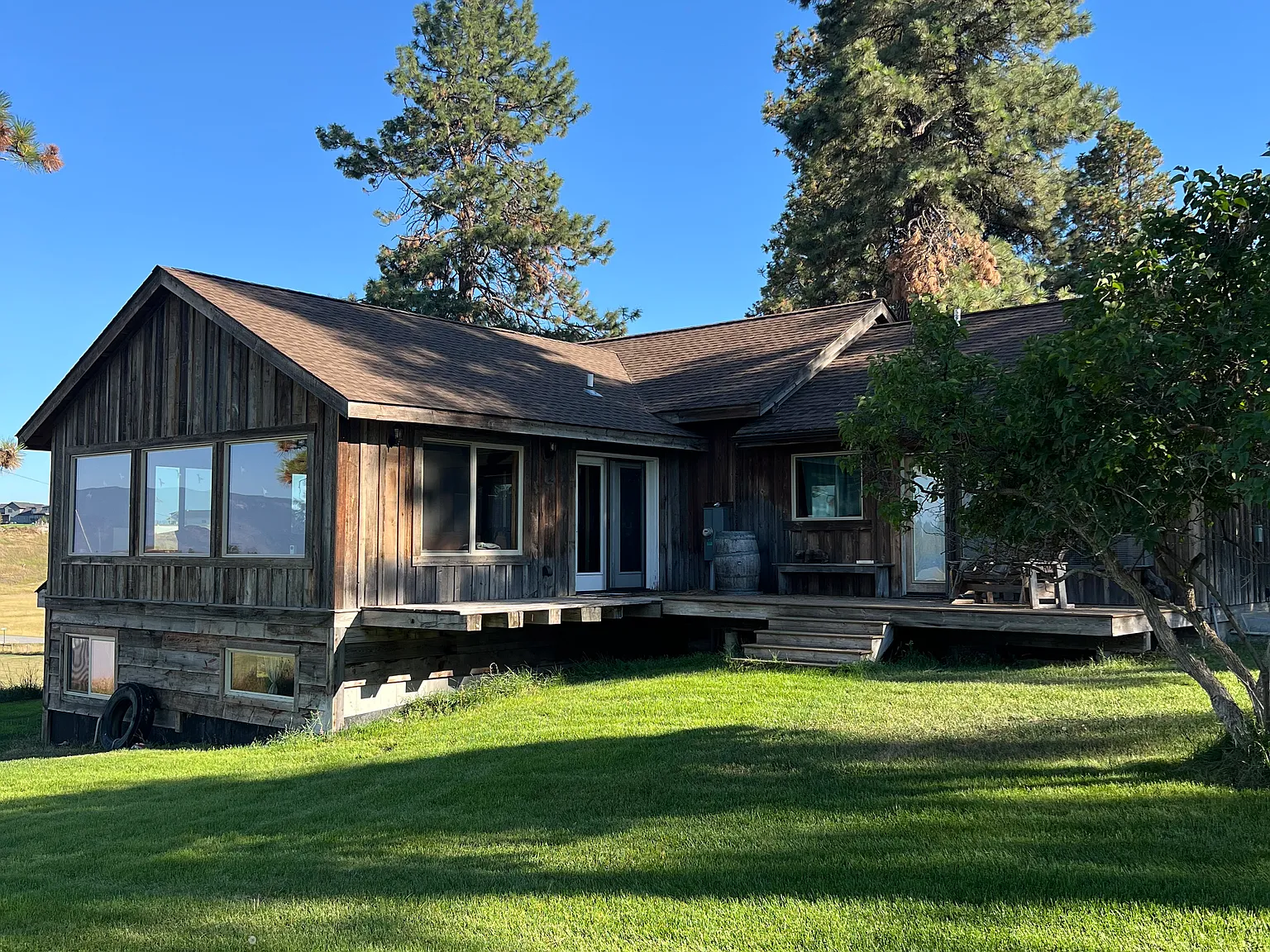 1155 Three Mile Dr — Photo 3