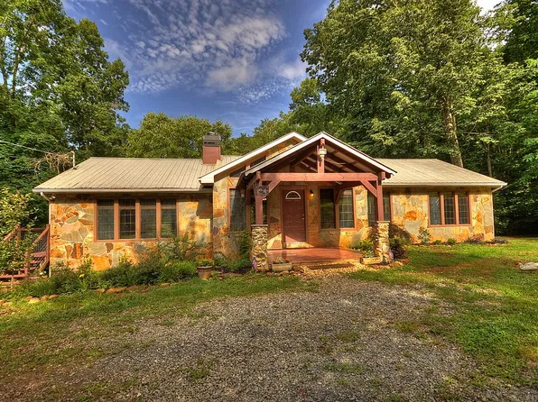 333 Orchard Loop Rd, Ellijay, GA 30536