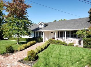 1061 Sanders Dr, Moraga, CA 94556