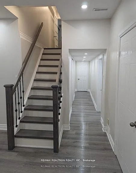 187 Crossland Gate #LOWER — Photo 5