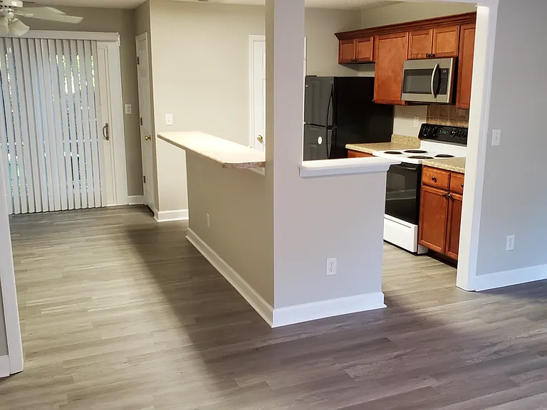 103 Laura Ln #B — Photo 4