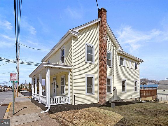 3rd image of 28 Chestnut St