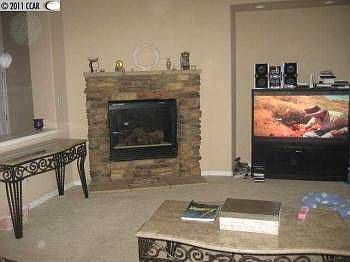 3rd image of 321 Fareham Ct