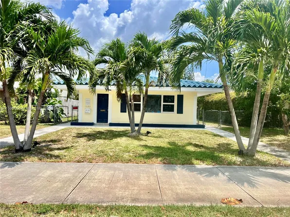 1945 NE 171st St, Miami, FL 33162