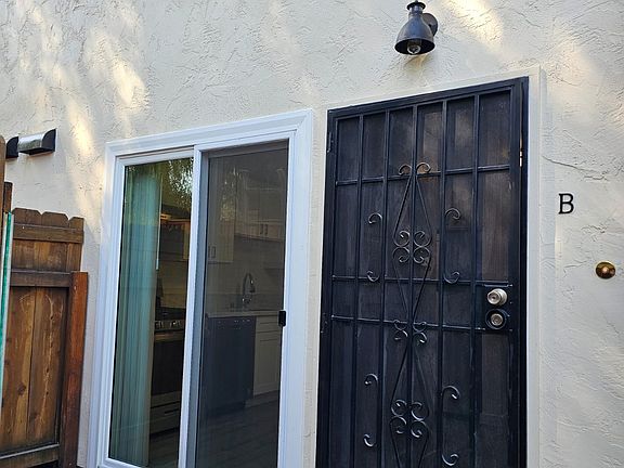 2nd image of 4266 Lamont St #6
