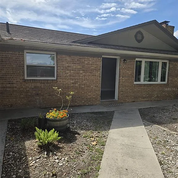 1420 Simmons Rd — Photo 2