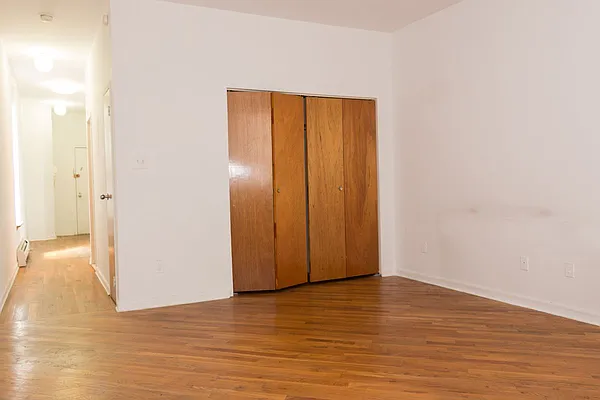 Rented by Waldstar Real Estate LLC | media 13