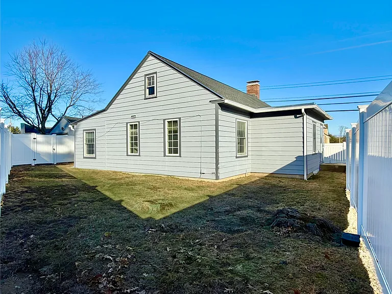 114 Lafayette Rd — Photo 14