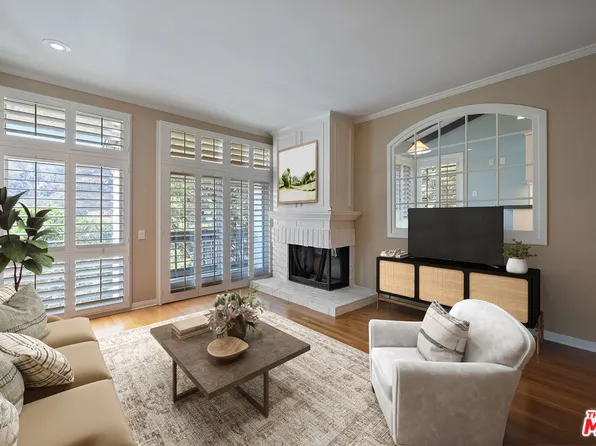 17099 Palisades Cir, Pacific Palisades, CA 90272