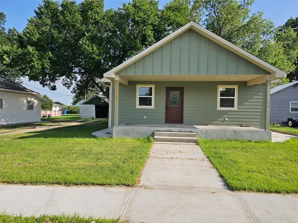 207 E Center St, Bucklin, KS 67834