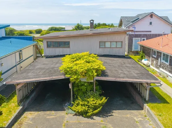 30 Second Street S, Pacific Beach, WA 98571